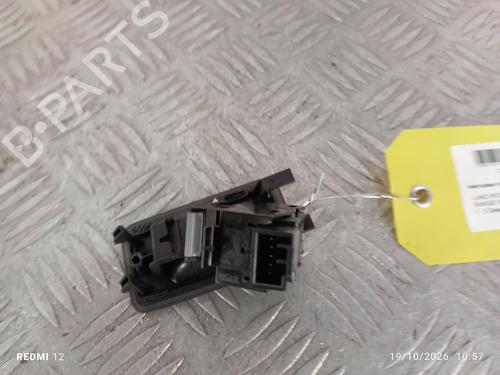Used Right rear window switch Right rear window switch LAND ROVER RANGE ROVER SPORT II (L494) 3.0 SDV6 Hybrid 4x4 (354 hp) 40117740 40117740