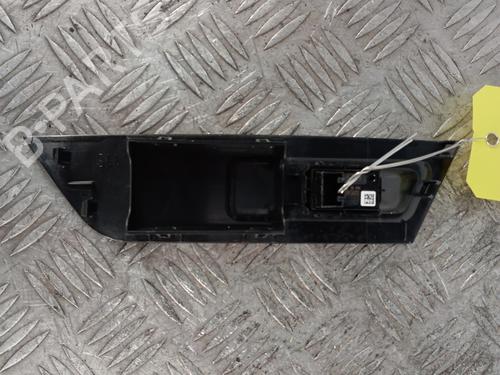 Used Right front window switch Right front window switch SKODA KAROQ (NU7, ND7) 1.6 TDI (115 hp) 33693421 33693421