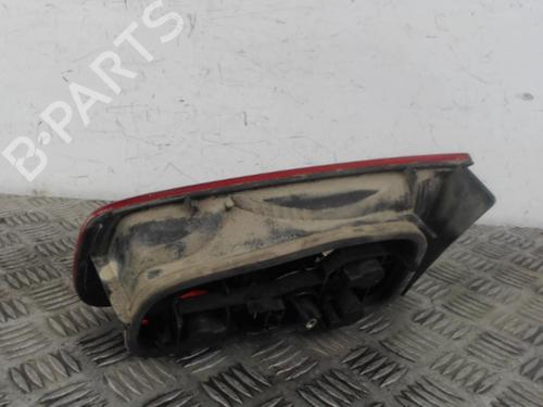 Feu de coffre gauche RENAULT LAGUNA II (BG0/1_) 2.0 16V IDE (BG0N) (140 hp) 30022527