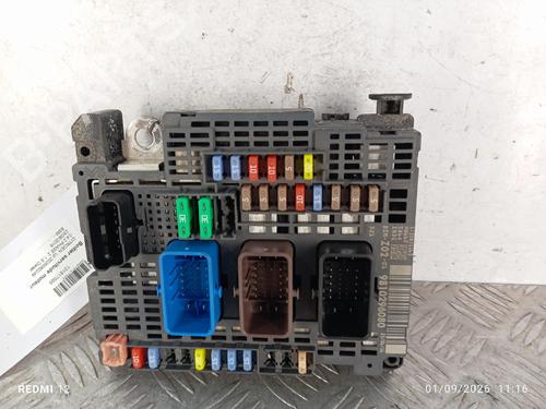 Used Fuse box Fuse box 38712645 38712645
