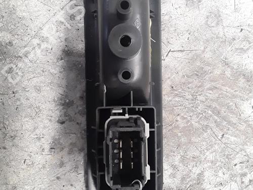 Used Right rear window switch Right rear window switch RENAULT MODUS / GRAND MODUS (F/JP0_) 1.2 16V (JP0W) (101 hp) 30018562 30018562