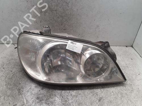 Używane Lampa przednia prawa KIA CARNIVAL I (UP, FL) 2.9 TDi (126 hp) 30023925