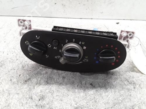 Airco bedieningspaneel DACIA SANDERO 1.4 (BS0C, BS0A, BS0G, BS1F, BS0E) (75 hp) 30019270