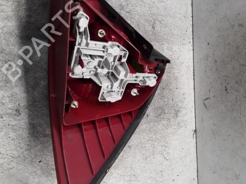 Feu arrière gauche FORD MONDEO III Saloon (B4Y) 1.8 16V (110 hp) 30013293