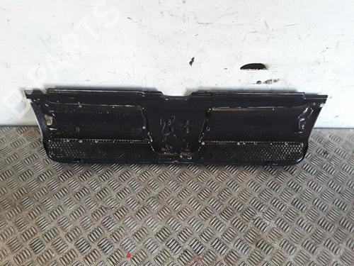 Used Grille PEUGEOT BOXER Van (244) 2.8 HDi (128 hp) 30021694