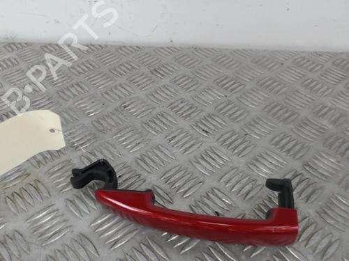 Klamka zewnętrzna drzwi przednich prawych PEUGEOT 208 I (CA_, CC_) 1.2 THP 110 | BP30027596C129