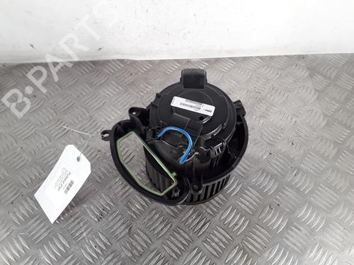 Varmeblæser RENAULT MEGANE IV Hatchback (B9A/M/N_) 1.5 dCi 110 (B9A3) (110 hp) 30011388