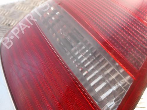 Farolim esquerdo AUDI A4 B5 (8D2) 1.9 TDI (110 hp) 30027485