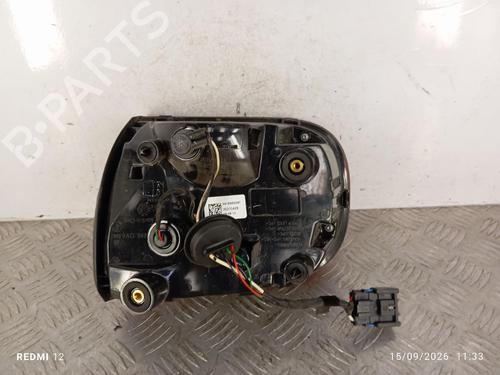 left-tailgate-light-citroen-c5-aircross-a_-2018-39138337 main image