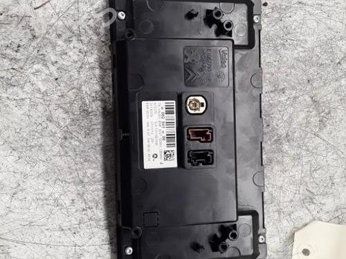 Used Display monitor PEUGEOT 308 II (LB_, LP_, LW_, LH_, L3_) 1.6 THP 125 (125 hp) 30013811