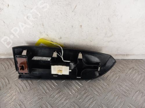 Used Right front window switch Right front window switch FIAT 500X (334_) 1.6 D Multijet (334AXA1B, 334AXA11) (120 hp) 31148370 31148370