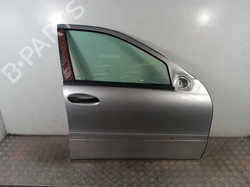 Używane Drzwi przednie prawe MERCEDES-BENZ C-CLASS (W203) C 200 CDI (203.004) (116 hp) 30018372