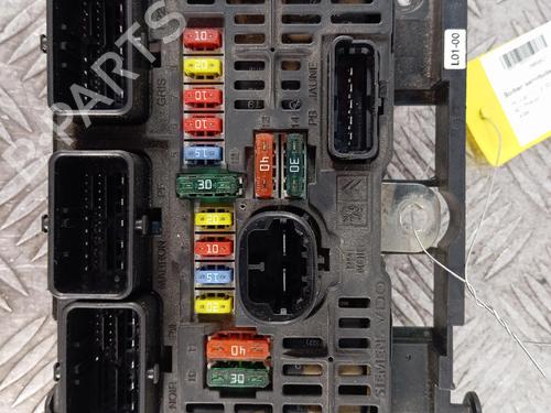 Used Fuse box Fuse box 37035583 37035583