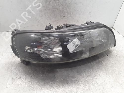 Używane Lampa przednia prawa VOLVO V70 II (285) D5 (163 hp) 30018575