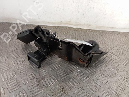 Used Seat buckle RENAULT CLIO III (BR0/1, CR0/1) 1.5 dCi (BR17, CR17) (86 hp) 31017359