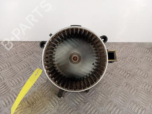 Used Heater blower motor PEUGEOT 5008 II (MC_, MJ_, MR_, M4_) 2.0 BlueHDi 180 (MJEHZW, MJEHZR, MJEHZP) (177 hp) 32168301