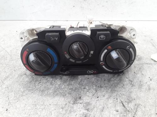 Used Climate control NISSAN MICRA III (K12) 1.2 16V (65 hp) 30013369