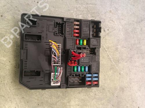 Used Fuse box RENAULT MEGANE IV Hatchback (B9A/M/N_) 1.6 dCi 130 (B9A4) (130 hp) 30020673
