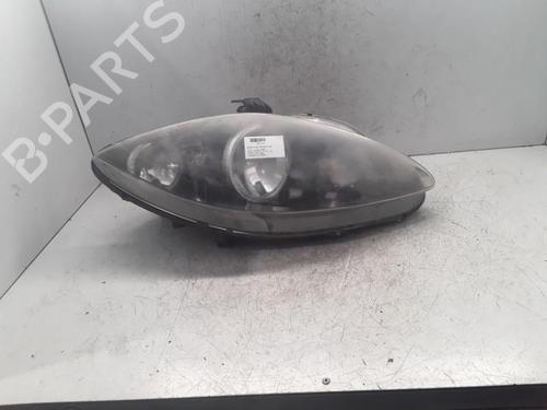 Used Right headlight SEAT LEON (1P1) 2.0 TDI (170 hp) 30009744