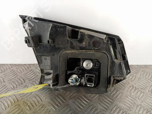 Used Right tailgate light Right tailgate light PEUGEOT 5008 II (MC_, MJ_, MR_, M4_) 2.0 BlueHDi 180 (MJEHZW, MJEHZR, MJEHZP) (177 hp) 32168286 32168286