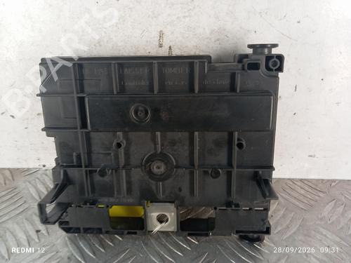 Used Fuse box Fuse box 39516149 39516149