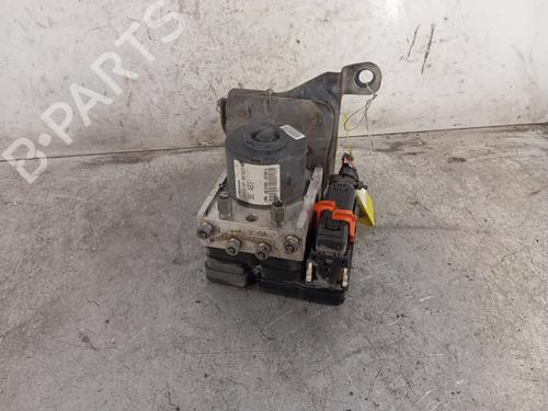 Used ABS pump TOYOTA YARIS (_P9_) 1.4 D-4D (NLP90_, NLP90R) (90 hp) 30012639
