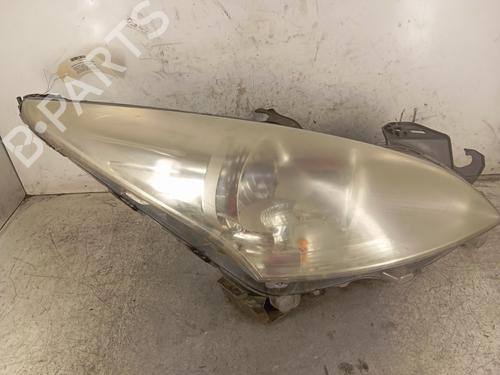 Used Right headlight PEUGEOT 5008 (0U_, 0E_) 1.6 HDi (110 hp) 30023622