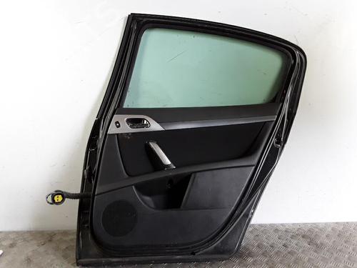 Dør højre bagtil PEUGEOT 407 (6D_) 2.0 HDi 135 (6DRHRH, 6DRHRE, 6DRHRG, 6DRHRJ) (136 hp) 30016581