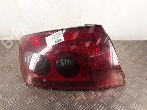 Used Left taillight PEUGEOT 407 (6D_) 2.0 HDi 135 (6DRHRH, 6DRHRE, 6DRHRG, 6DRHRJ) (136 hp) 30101062