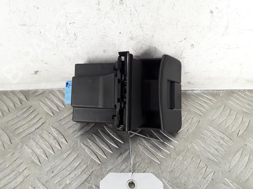 Used Switch RENAULT ESPACE IV (JK0/1_) 2.0 dCi (JK01, JK02, JK1J, JK1K, JK1H) (150 hp) 30019686