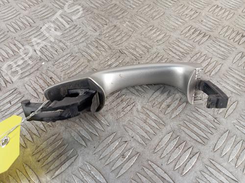 Used Front left exterior door handle Front left exterior door handle VW GOLF VII (5G1, BQ1, BE1, BE2) 1.0 TSI (110 hp) 32062237 32062237