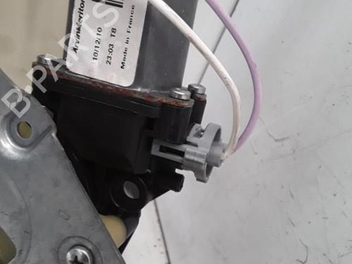 Used Front right window mechanism Front right window mechanism RENAULT KANGOO / GRAND KANGOO II (KW0/1_) 1.5 dCi 90 (KW05, KW08, KW0G, KW11) (90 hp) 30009405 30009405