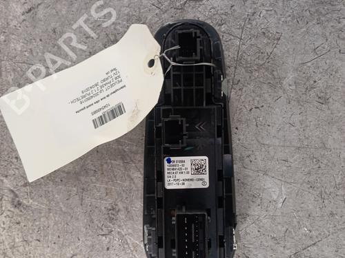Used Left front window switch Left front window switch PEUGEOT 208 II (UB_, UP_, UW_, UJ_) e-208 (136 hp) 30020032 30020032