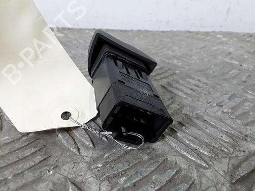 Advarselsbryter RENAULT SCÉNIC I MPV (JA0/1_, FA0_) 1.9 dCi (JA05, JA1F) (102 hp) 30027415