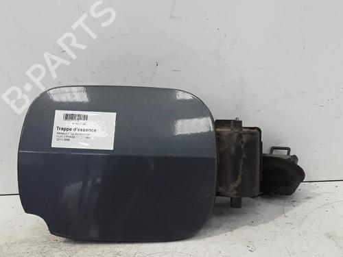 Używane Klapa wlewu paliwa RENAULT CLIO III (BR0/1, CR0/1) 1.2 16V (BR02, BR0J, BR11, CR02, CR0J, CR11) (75 hp) 30021843
