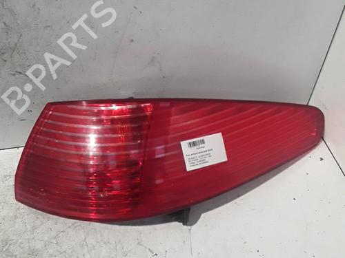 Używane Lampa tylna prawa PEUGEOT 607 (9D, 9U) 2.2 HDi (133 hp) 30011357