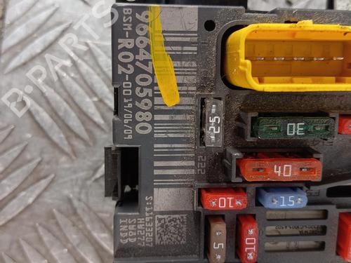 Used Fuse box Fuse box 36654941 36654941