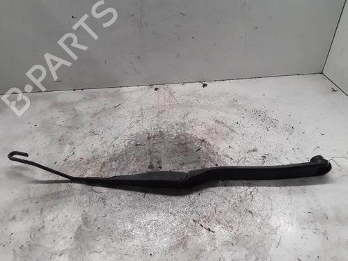 Used Front windshield wiper arm NISSAN JUKE (F15) 1.5 dCi (110 hp) 30026021