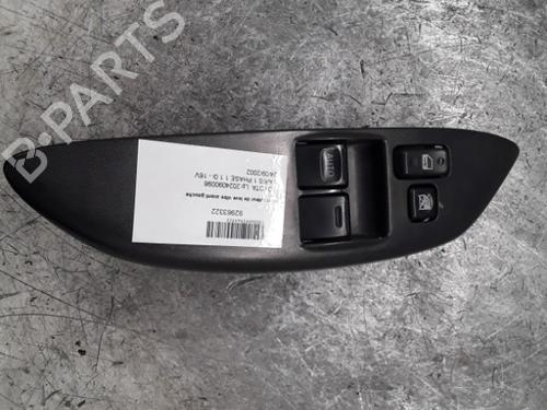 Used Left front window switch TOYOTA YARIS (_P1_) 1.0 (SCP10_, SCP10R) (68 hp) 30023973