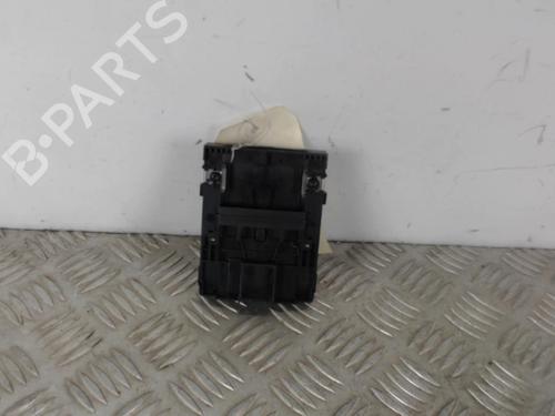 Lector de tarjetas RENAULT MEGANE III Hatchback (BZ0/1_, B3_) 1.5 dCi (BZ09, BZ0D, BZ1W, BZ29, BZ14) (110 hp) 30027656