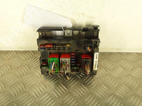 Used Fuse box Fuse box PEUGEOT 307 Break (3E) 2.0 HDI 110 (107 hp) 30011585 30011585