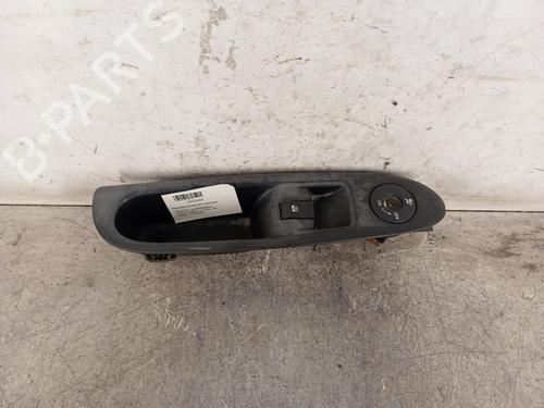 Pulsantiera anteriore destra RENAULT CLIO II (BB_, CB_) 1.5 dCi (B/CB07) (65 hp) 30010306