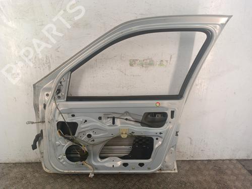Puerta delantera derecha Puerta delantera derecha RENAULT CLIO II (BB_, CB_) 1.5 dCi (B/CB07) (65 hp) 39423860 39423860