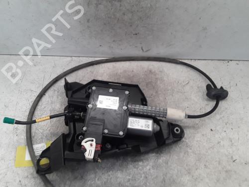 Electric handbrake PEUGEOT 3008 I MPV (0U_) 2.0 HDi Hybrid4 (0URHCA) | BP30013272E5 