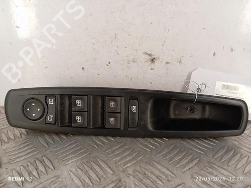 Used Left front window switch Left front window switch RENAULT MEGANE III Hatchback (BZ0/1_, B3_) 1.5 dCi (86 hp) 35989574 35989574
