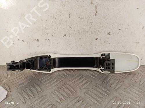 front-right-exterior-door-handle-toyota-yaris-_p21_-_pa1_-_ph1_-2020-37740828 main image