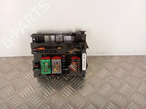 Boîte à Fusibles PEUGEOT 206 Hatchback (2A/C) 1.1 i (60 hp) 30023270