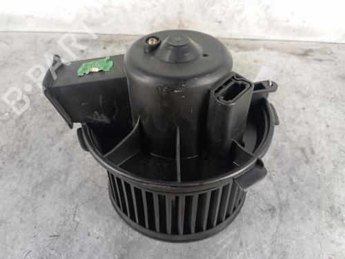 Używane Silniczek dmuchawy nagrzewnicy PEUGEOT 206 Hatchback (2A/C) 1.4 HDi eco 70 (68 hp) 30025066