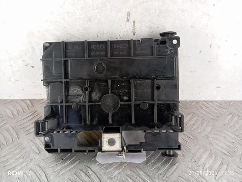 Used Fuse box Fuse box 39257097 39257097