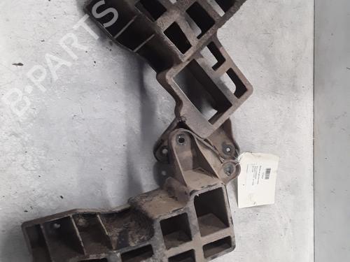 Used Rear bumper bracket DACIA SANDERO 1.5 dCi (68 hp) 30015018